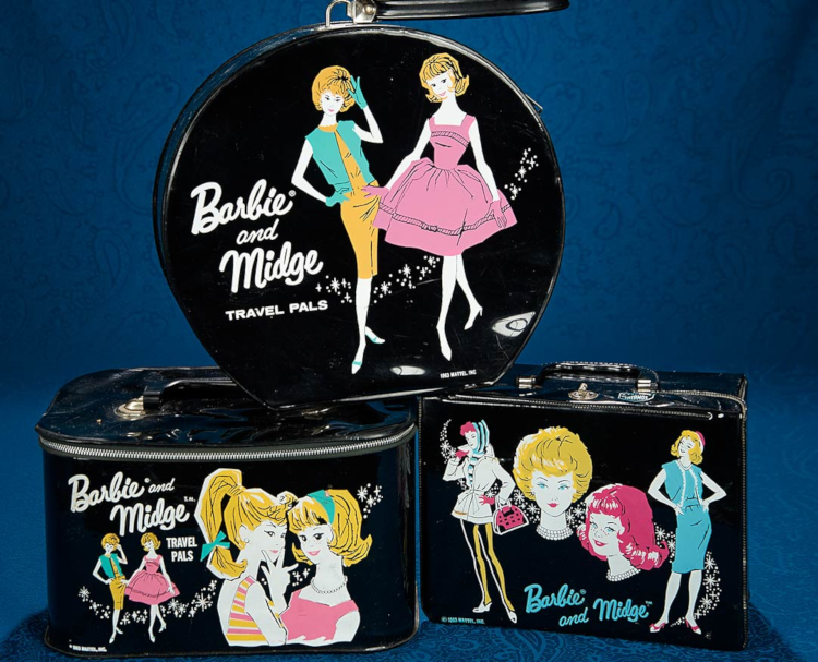 Three pieces of vinyl children's luggage are shown. All three are black and feature the sparkle trail and floating heads discussed in the post. At the top of the pile, a circular case bears an illustration of Midge, in a pink copy of Movie Date, alongside bubble cut Barbie in Sorority Meeting with an orange dress and teal sweater and accessories. At bottom right, Midge wears Sorority Meeting in all teal with white trim and red accessories, while Barbie wears Open Road in its proper color scheme. At bottom left, Barbie and Midge are posed and painted exactly as they were on the top case, except Barbie's gloves are not painted. In close up, Barbie and Midge stand very close together, possibly hugging. Either Midge or Barbie is gripping Barbie's chin, to either side of the her mouth, with two fingers. Midge seems to be looking downward at Barbie's mouth while Barbie glances off to the side. Their foreheads nearly touch. Midge may still be wearing Movie Date, but Barbie, here with a blonde ponytail, is wearing an unknown sleeveless dress with pink and orange stripes. This case and the top case say "Barbie and Midge, Travel Pals" while the third case says only "Barbie and Midge."