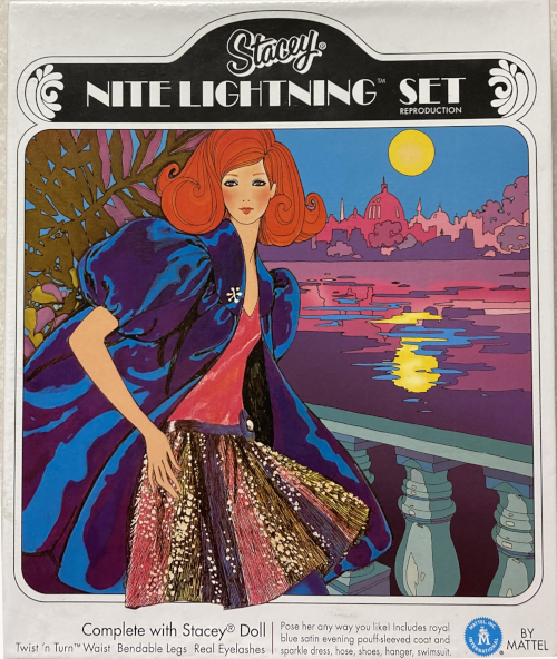 On the Stacey Nite Lightning Set, the red-haired Stacey is shown wearing a minidress with pink top, glittering striped skirt, and blue belt with flower accent, along with a blue swing coat with voluminous sleeves and a second flower accent, this one of the silver brooch type. She stands before a body of water in which a yellow moon and distant trees and buildings are reflected. The art nouveau style can be noted in the use of flat areas of color for most of the piece (the skirt and swing coat having some shading to impart texture), as well as the intricate locks and curls of her fair, and sparsely-drawn facial features, all reminiscent of a Japanese wood block print. The gift set name along the top is written in a bold art deco font with curly, organic-looking flourishes to either side.
